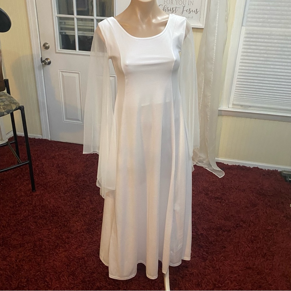DANZCUE SIZE SMALL WHITE DRESS
